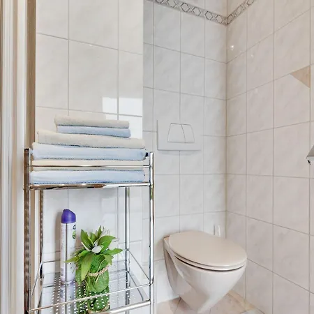 In Near Lift, Cleaning Included Appartement *