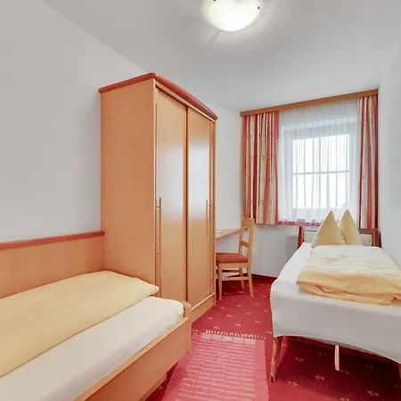 In Near Lift, Cleaning Included Appartement *