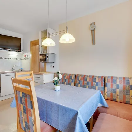 In Near Lift, Cleaning Included Appartement *