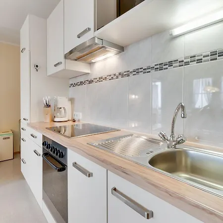 In Near Lift, Cleaning Included Appartement *